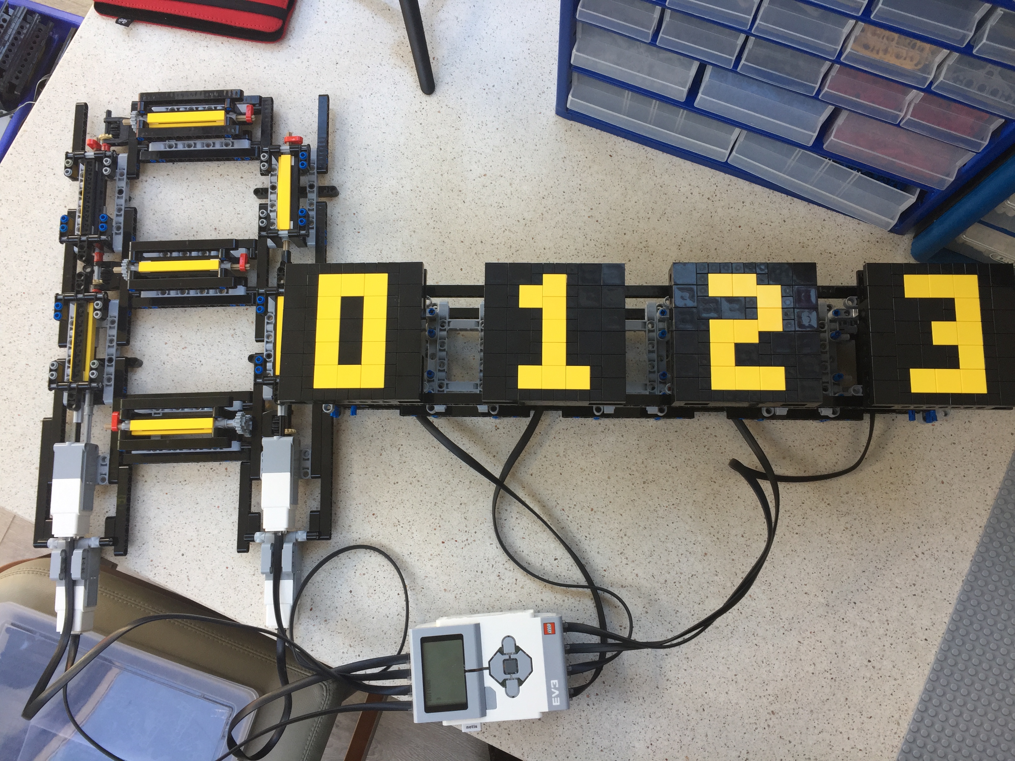 Update: a working Lego 7 segment display for my calculator!